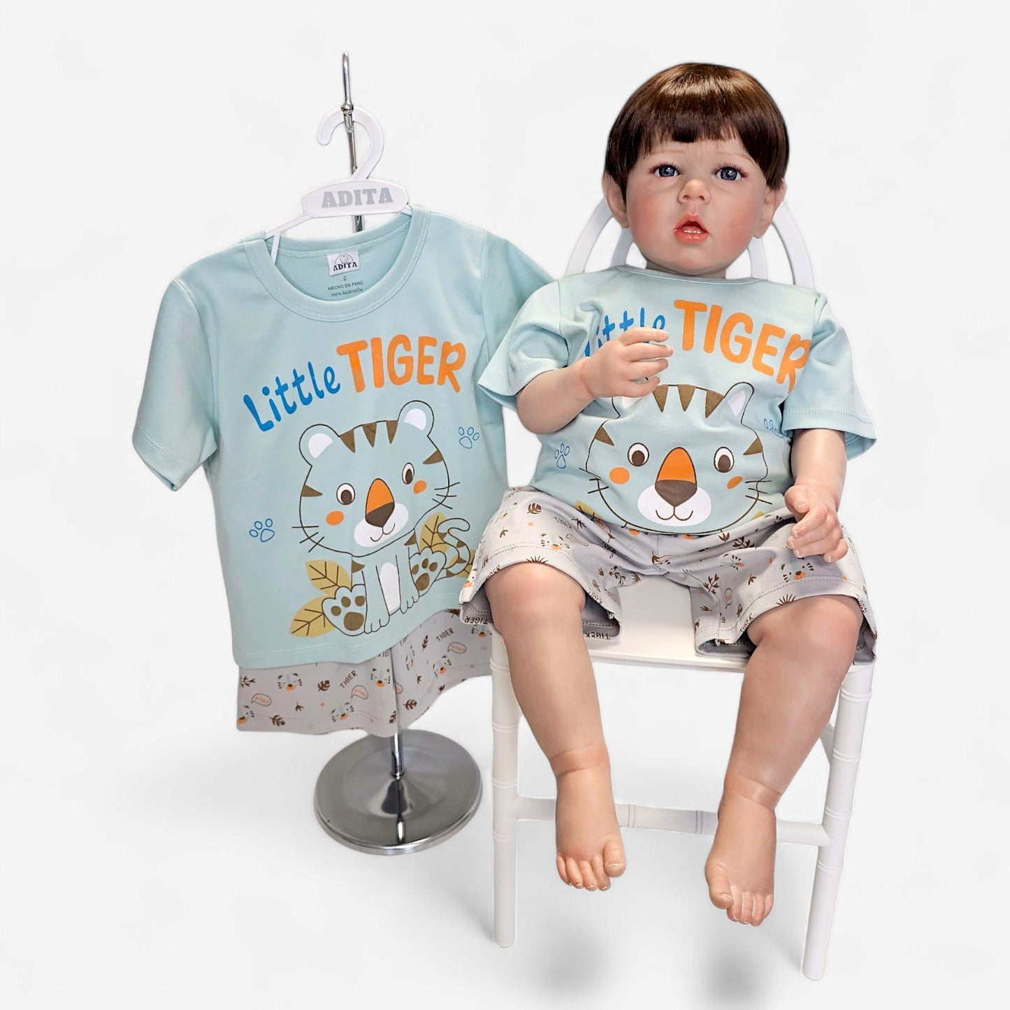 PIJAMA LITTLE TIGER EN COLOR CEMENTO CLARO